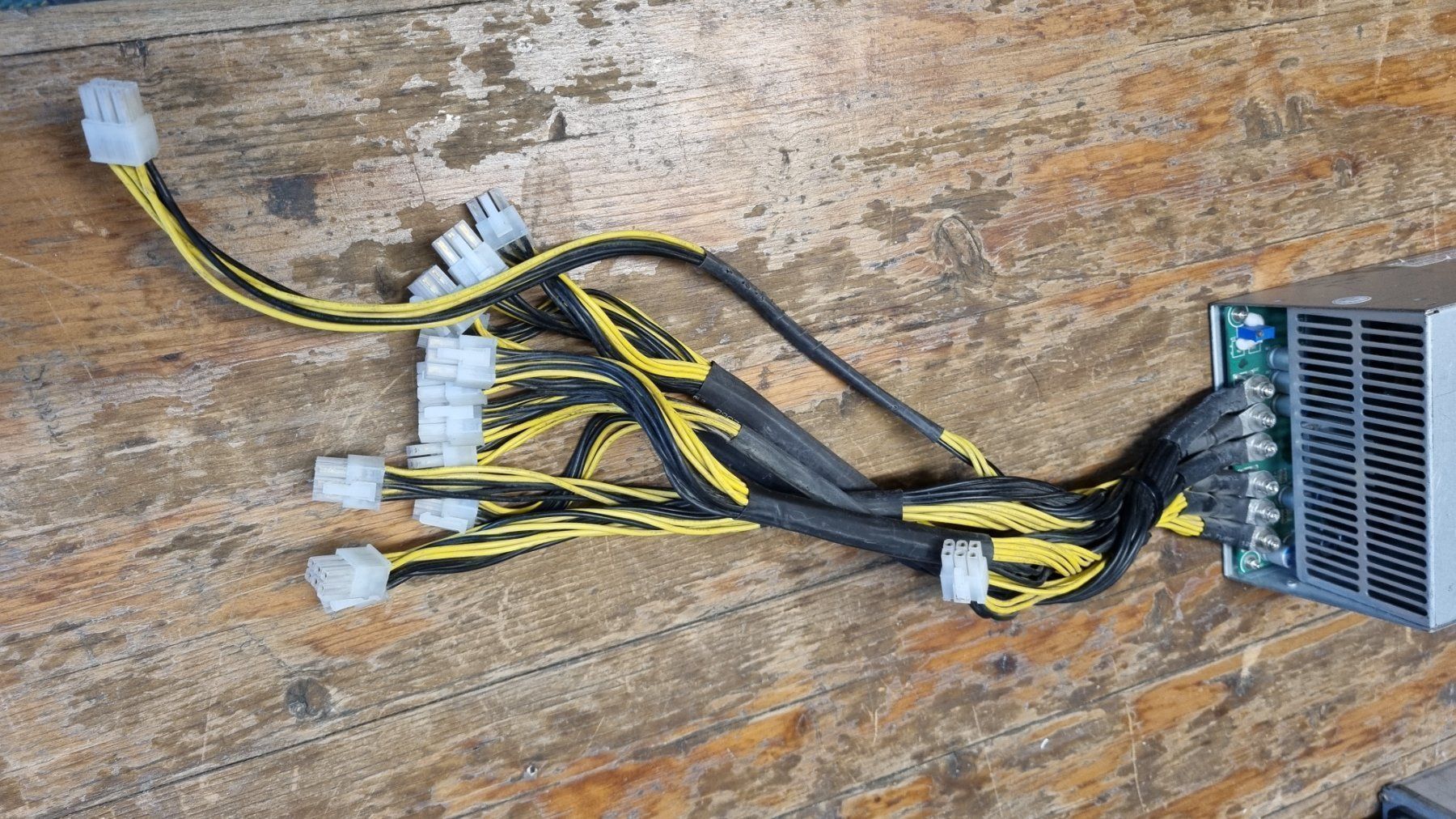 Coin Miner: Miner PSU APW5 – Gebraucht aus Dorf von Miner-supply 1