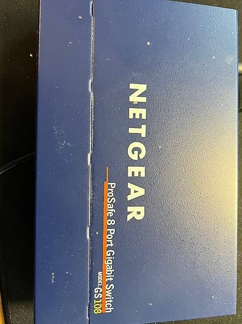Netgear Hubs & Switches: Netgear Switch 1 Gb mit 8 Ports – Gebraucht aus Niederglatt ZH von gde