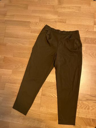 Leichte Hosen in Olivgrün von H&M Grösse 38