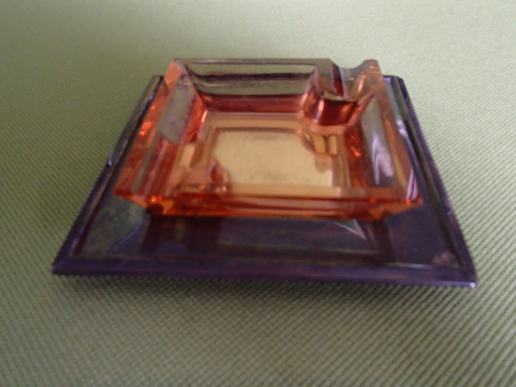 Portacenere: Amber Glas Aschenbecher auf versilbertem Teller – Usato da Schöfflisdorf venduto da pullux 2