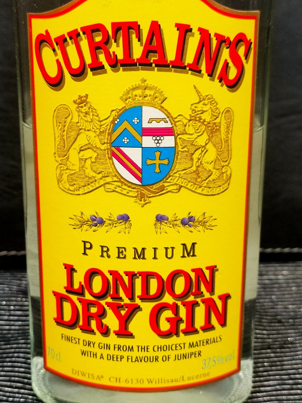 Bevande alcoliche: CURTAINS LONDON DRY GIN – Usato da Genève venduto da Leboucheoreilles 1