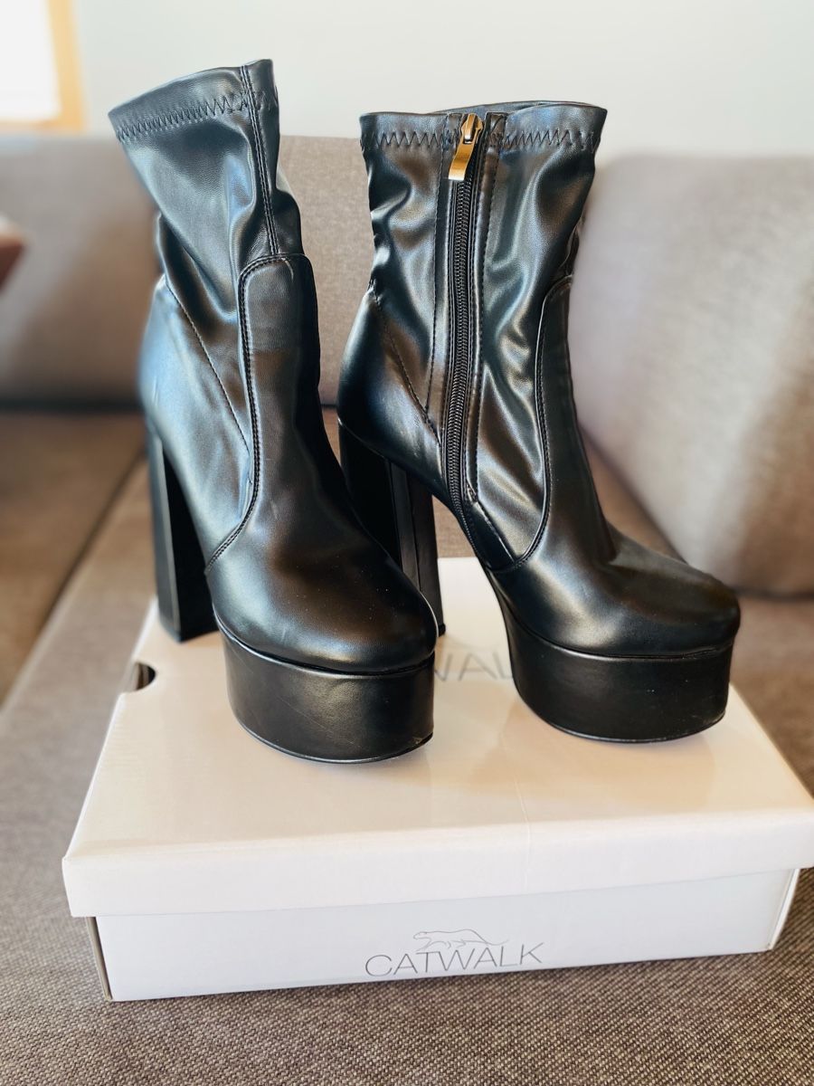 Herrenschuhe: Schwarze Plateau Stiefel – Gebraucht aus Gossau ZH von Lia_Chris 1