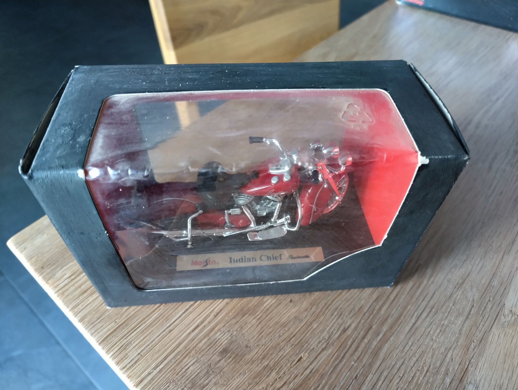 Maisto Kits de montage: 1942 Indian Chief Roadmaster – D'occasion à Reichenburg par Davos1921 2