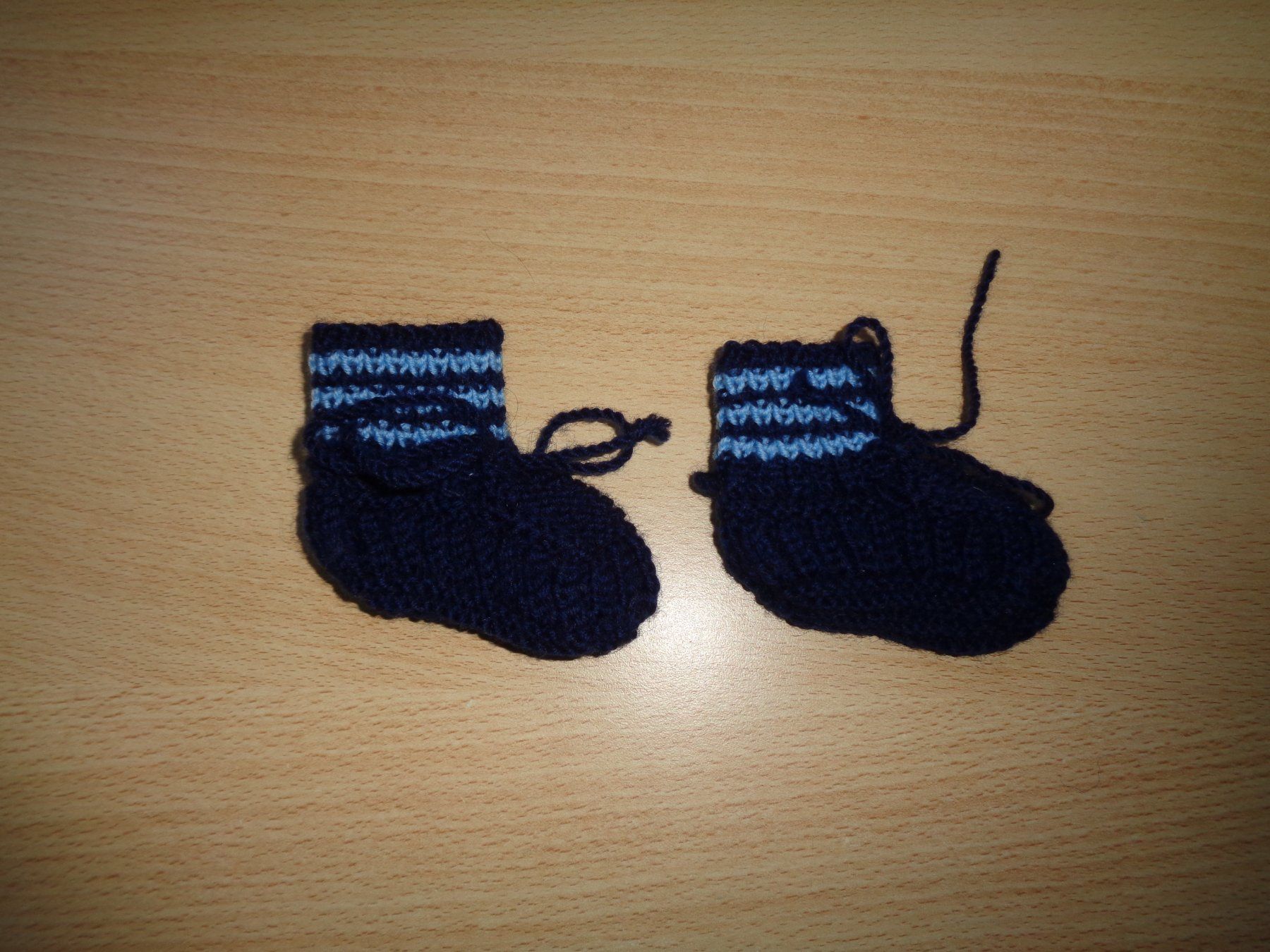 Socken für Kinder: *** selbstgestrickte Babyfinkli *** / Neub 1.00 – Neu (gemäss Beschreibung) aus Othmarsingen von Leuchtturmlady