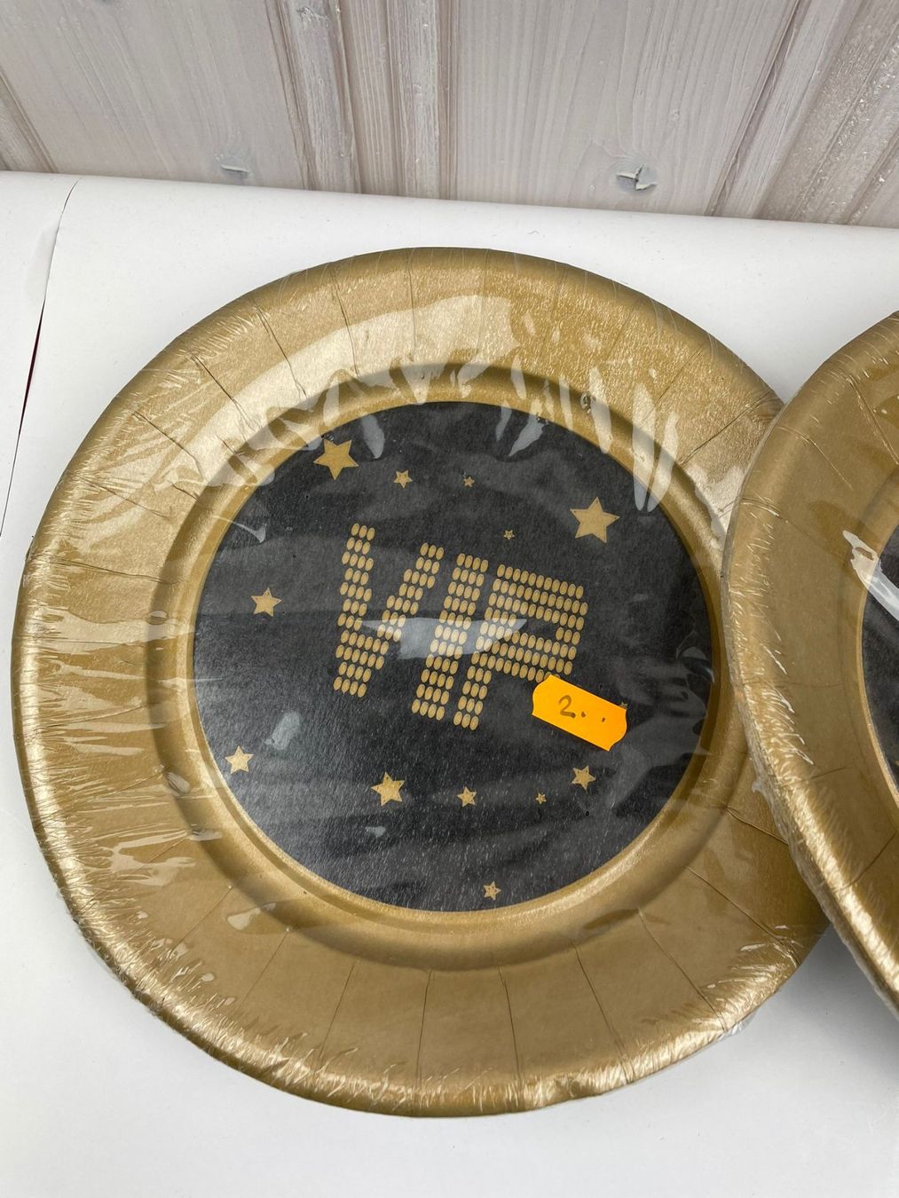 Teller: 2x Teller VIP, Plastikteller, goldig – Neu und originalverpackt aus Wängi von Thurgauer98 1