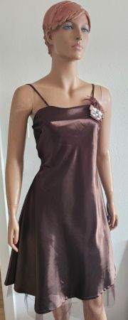 Elegantes, kurzes, braunes Sommerkleid - Grösse 4 / 36
