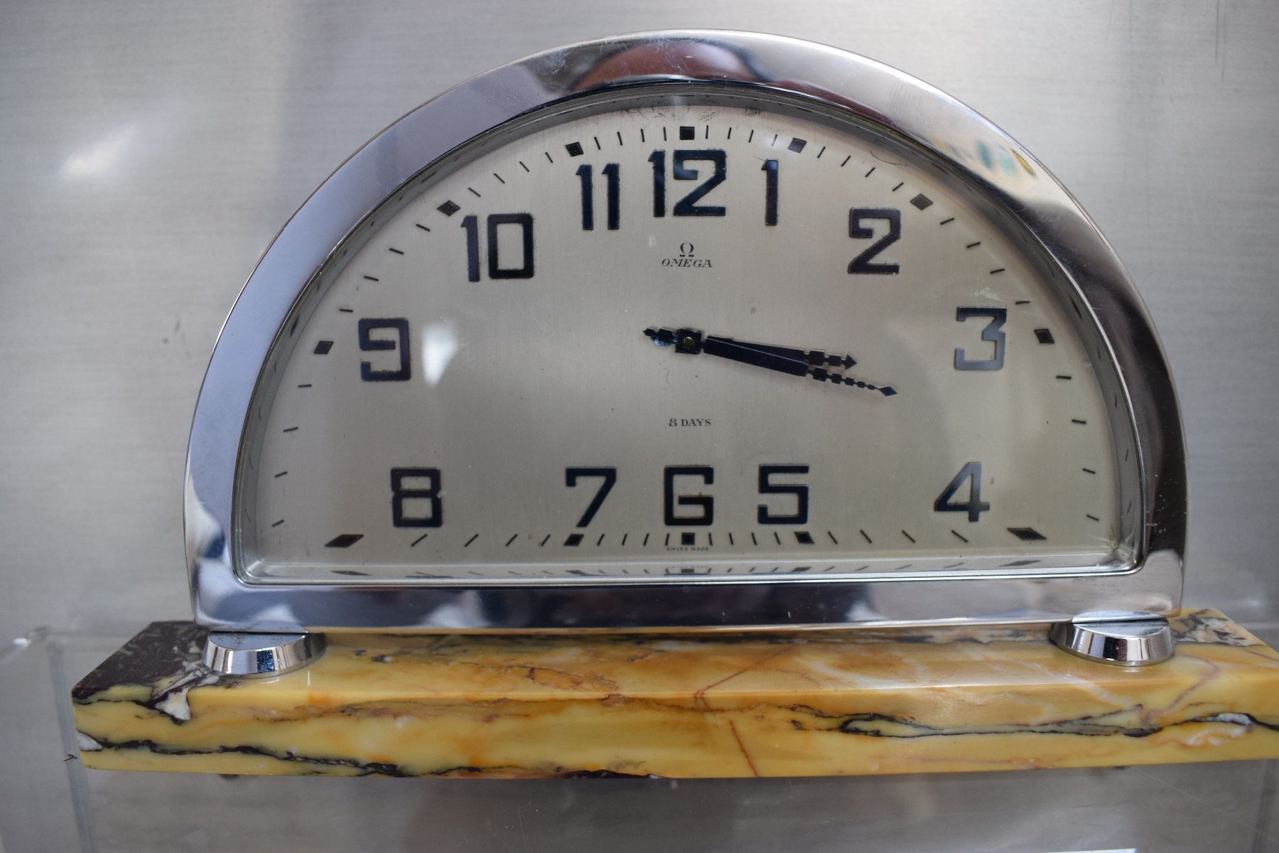 Stand- & Wanduhren: Oméga horloge de table très rare – Gebraucht aus St-Légier-Chiésaz von Antichorloge