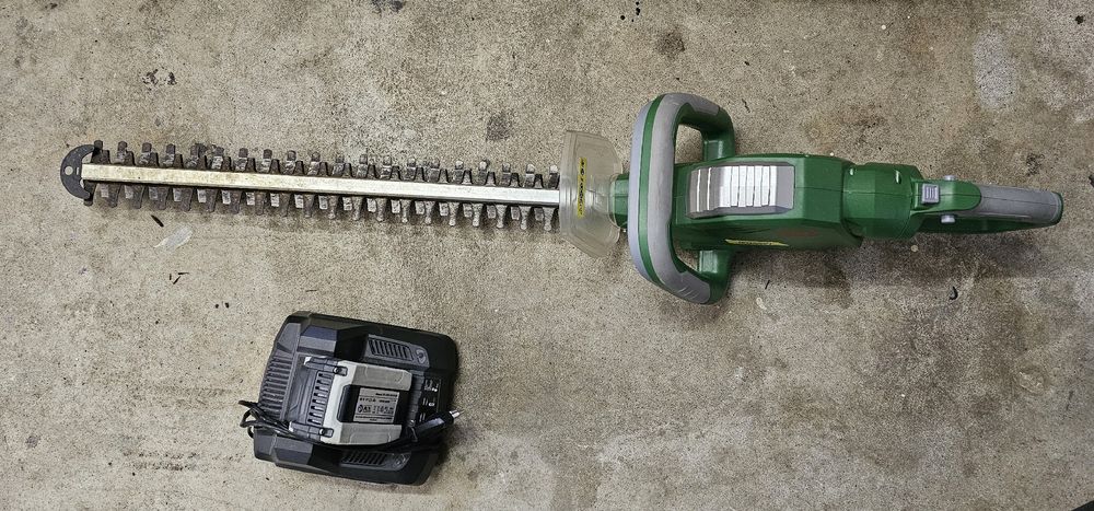 Heckenschere Okay 40V mit 2 Akkus Kaufen auf Ricardo
