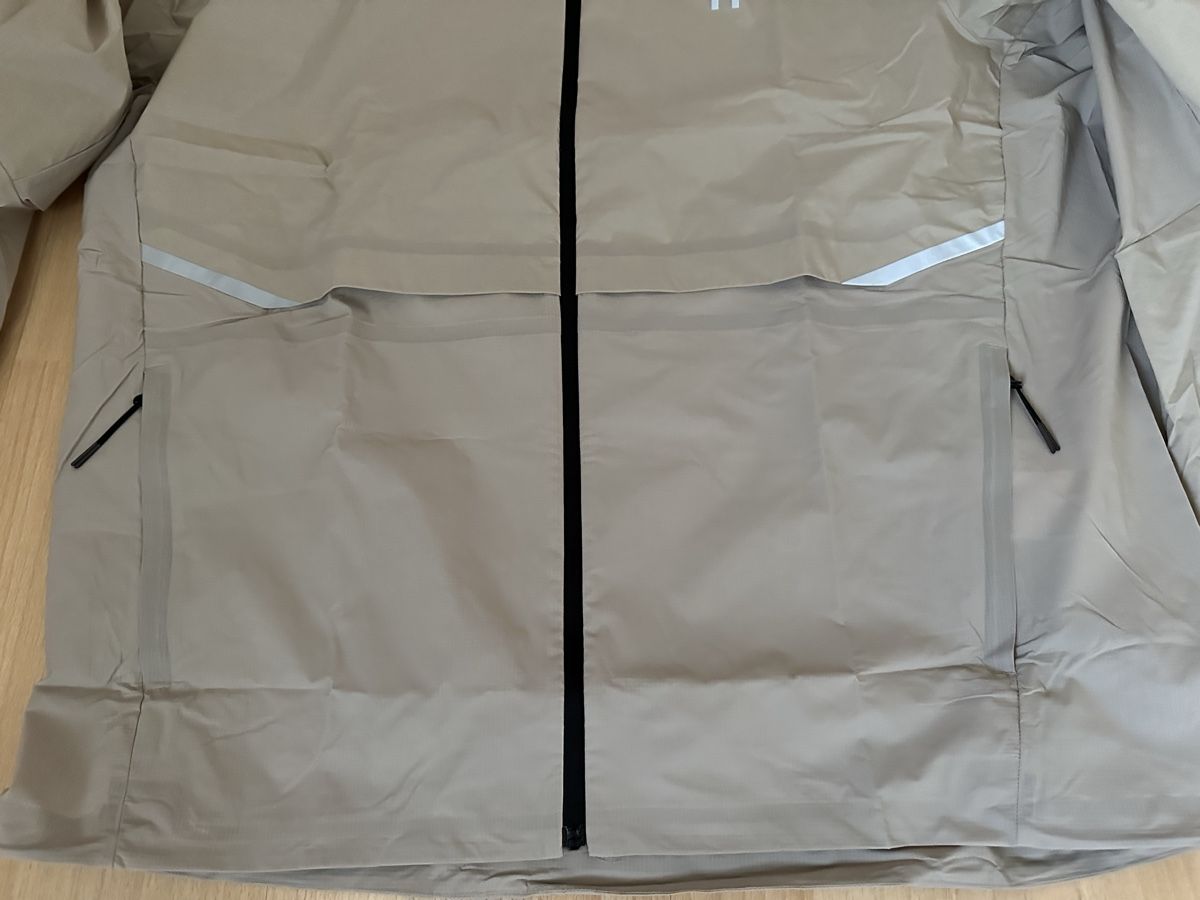 Jacken: ON Jacke Core – Neu und originalverpackt aus Chur von Sim7000 5