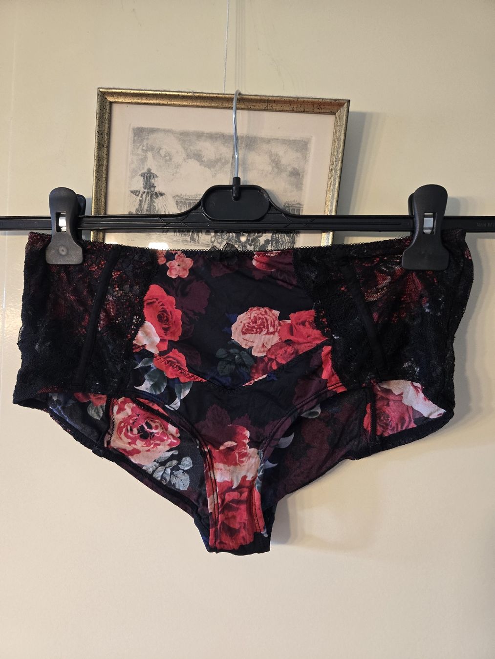 Altra biancheria intima: Panty mit Rose und Spitze, Grösse 42 – Usato da Dübendorf venduto da Timulka