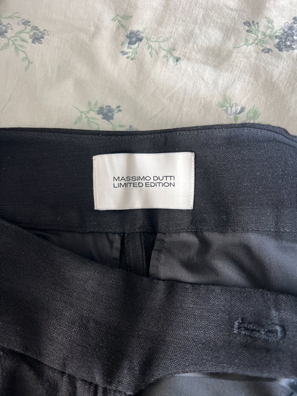 Massimo Dutti Hosen: schwarze Massimo Dutti Bermuda Shorts, Size 36 – Gebraucht aus Muri b. Bern von michellew23 4