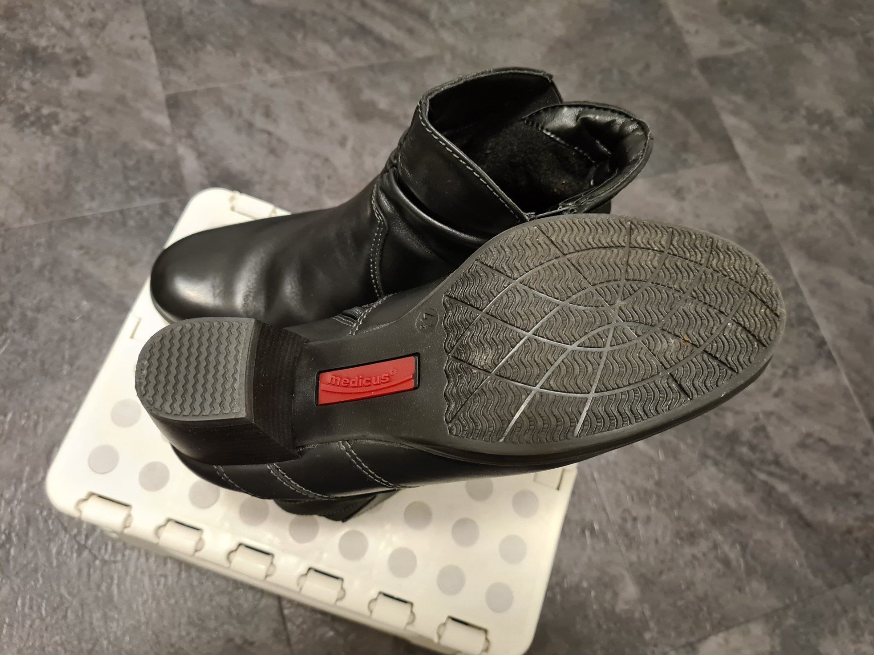 Scarpe da donna: Medicus Stiefelette  4.5 – Nuovo (secondo la descrizione) da Rickenbach b. Wil venduto da cornetta 3