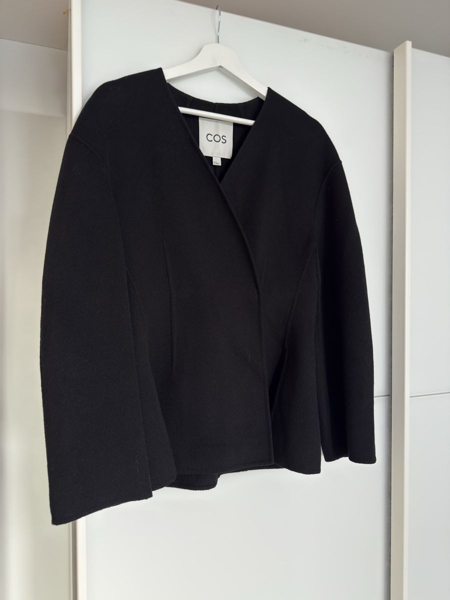 Cos Giacche: COS Jacke schwarz Grösse 34 – Usato da Zürich venduto da fro02826