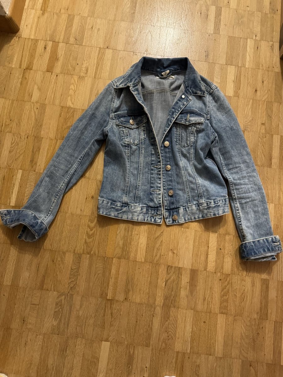 H&M Giacche: Jeansjacke H&M Gr. S – Nuovo (secondo la descrizione) da Uznach venduto da Martina191185