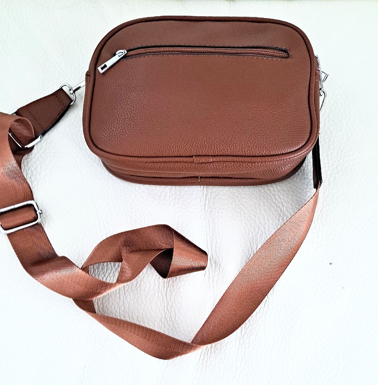 Taschen für Damen: Maury Ledertasche Crossbody mit 4 Fächern neuwertig – Gebraucht aus Liestal von Mas-Y-Mas 3