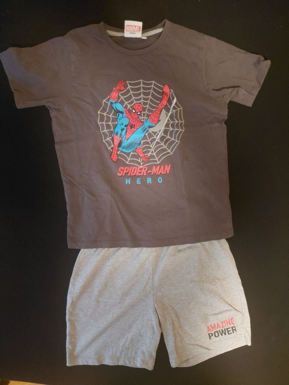 Pigiama & Simili: Pyjama 2-teilig "Spider Man" Marvel Gr. 140 – Usato da Turgi venduto da aprilhexxe