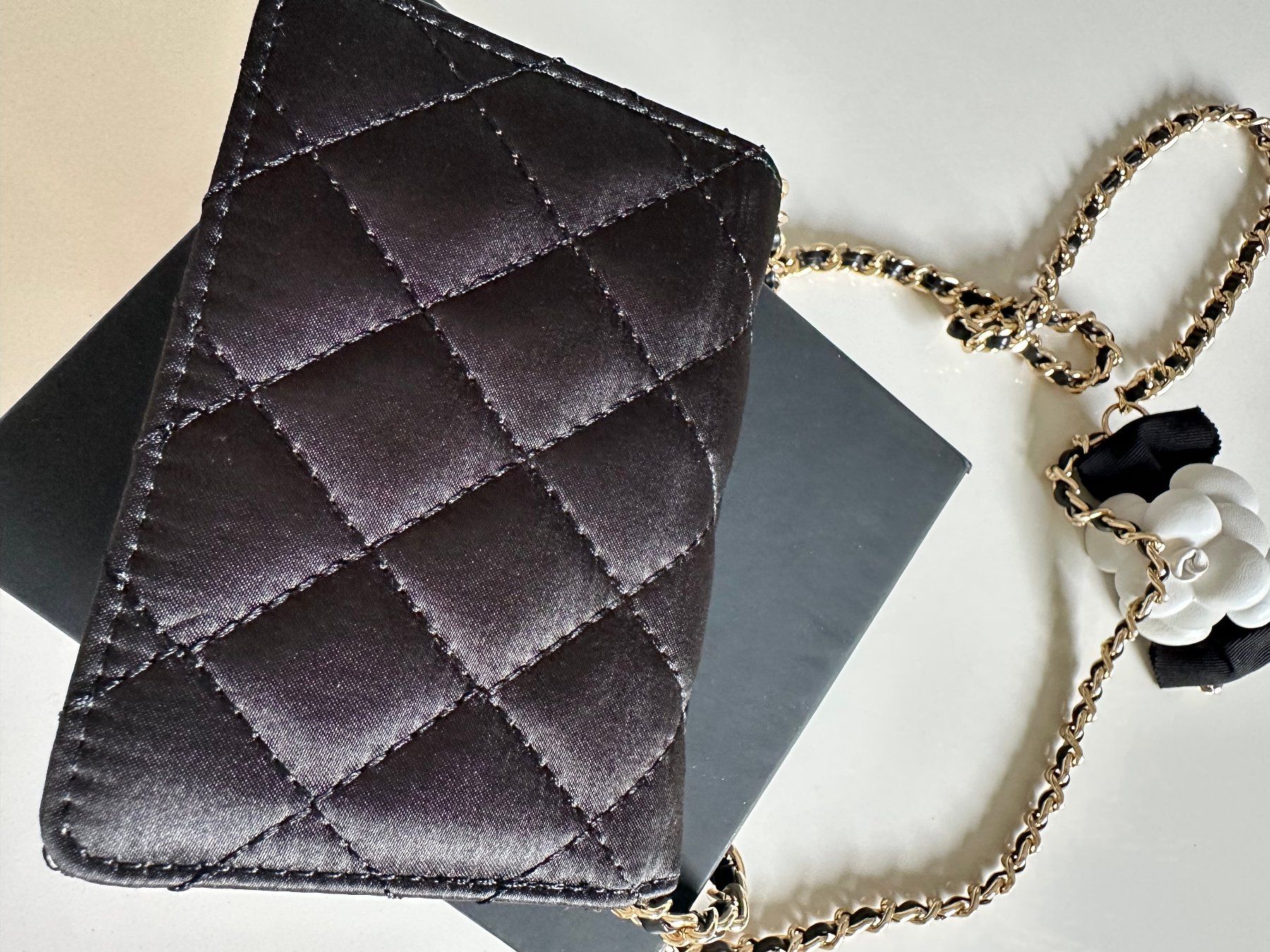 Chanel Sonstige Kleidung & Accessoires: Chanel Mini-Flap-Kartenetui mit Kette – Neu und originalverpackt aus Steinmaur von regenbogen052 5