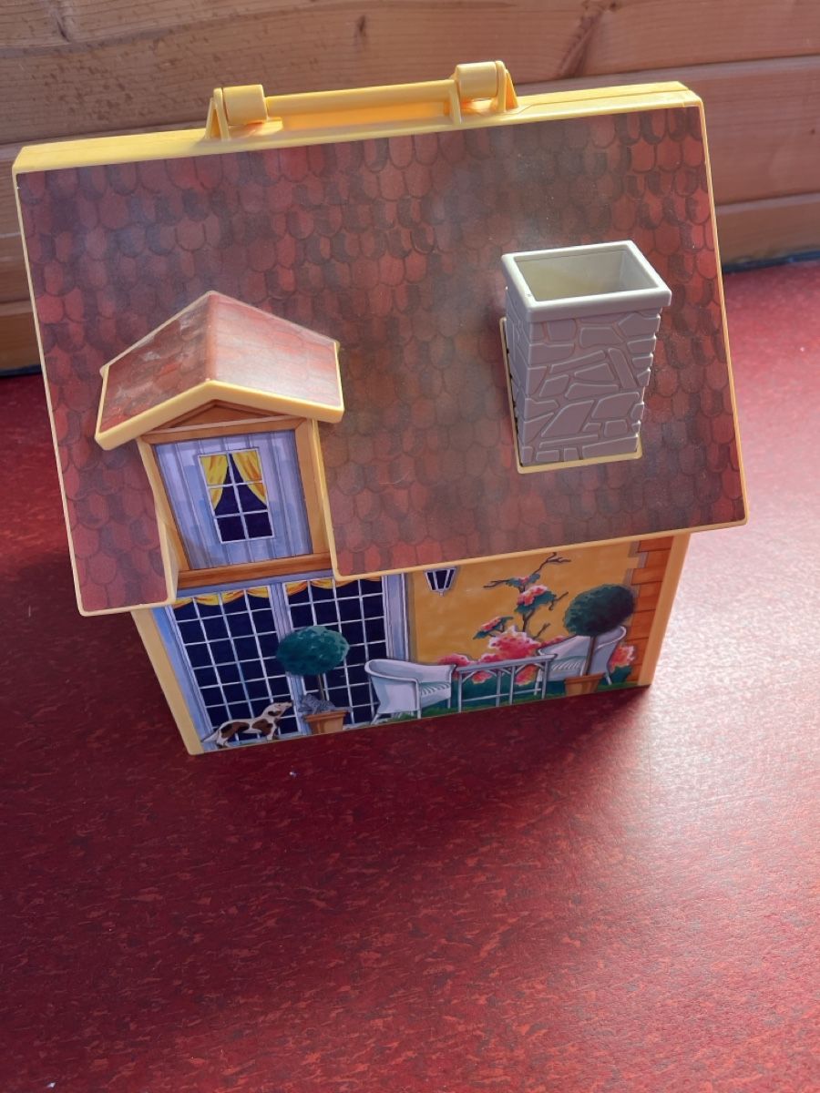 Case e mobili per bambole: Spielhaus mit Inhalt – Usato da Wiggen venduto da Zauber_fee 1