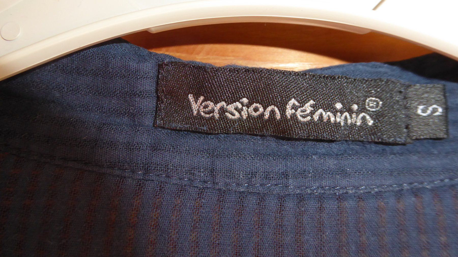Tuniken: dunkelblaue Tunika Gr  M Version Feminin – Gebraucht aus Sargans von Benziner 4