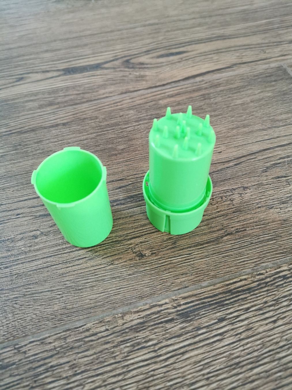 Tabak: Alice Puff Vorratsbehälter & Grinder in einem NEU Restposten – Neu und originalverpackt aus Gossau ZH von GDE19