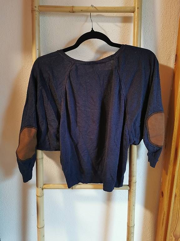 T-shirt: Crop Shirt – Usato da Neuhausen venduto da NatWag 2