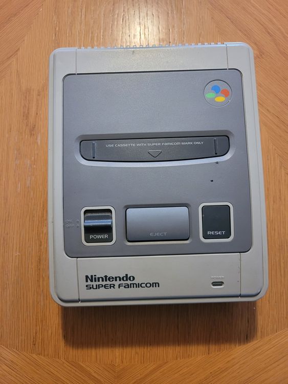 Nintendo Giochi: Super Famicom Konsole SNES mit vielen Games OVP – Usato da Münchenstein venduto da danytlaw 2