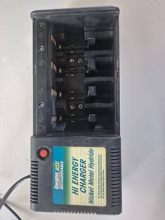 Caricabatterie: Batterieladegerät  – Usato da Subingen venduto da rol_2k82