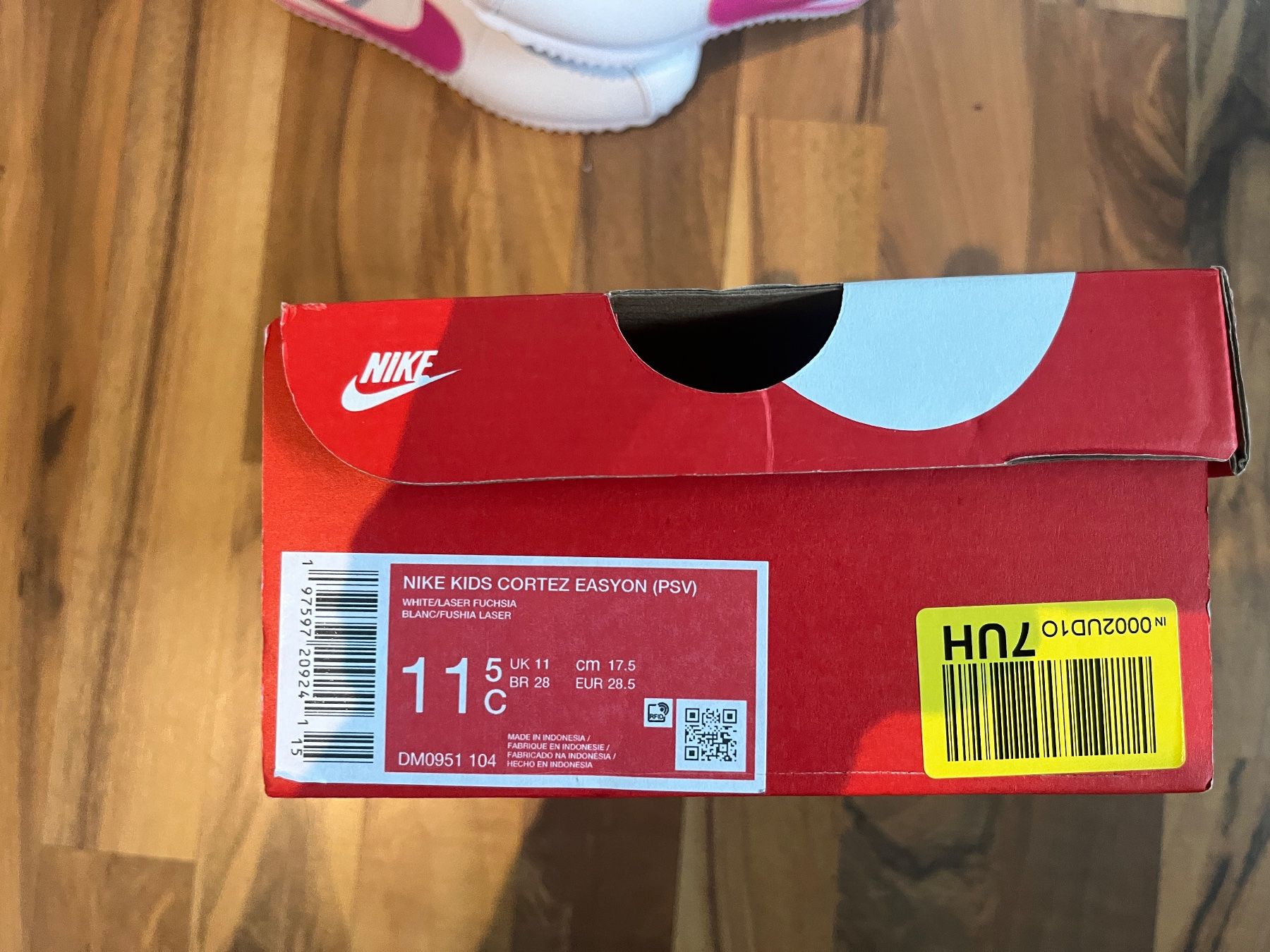 Nike Scarpe per ragazze: Neue Nike-Turnschuhe – Usato da Heitenried venduto da Brutus2003 3