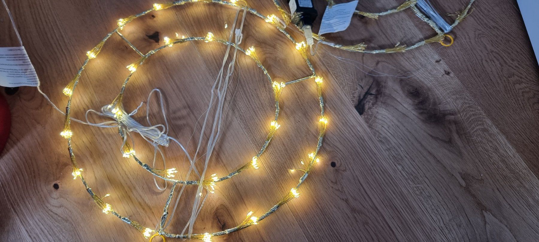 Alle Dekorationen: 2er-Set: goldene Leuchtkränze – Neu (gemäss Beschreibung) aus Lachen SZ von allesweg78 2