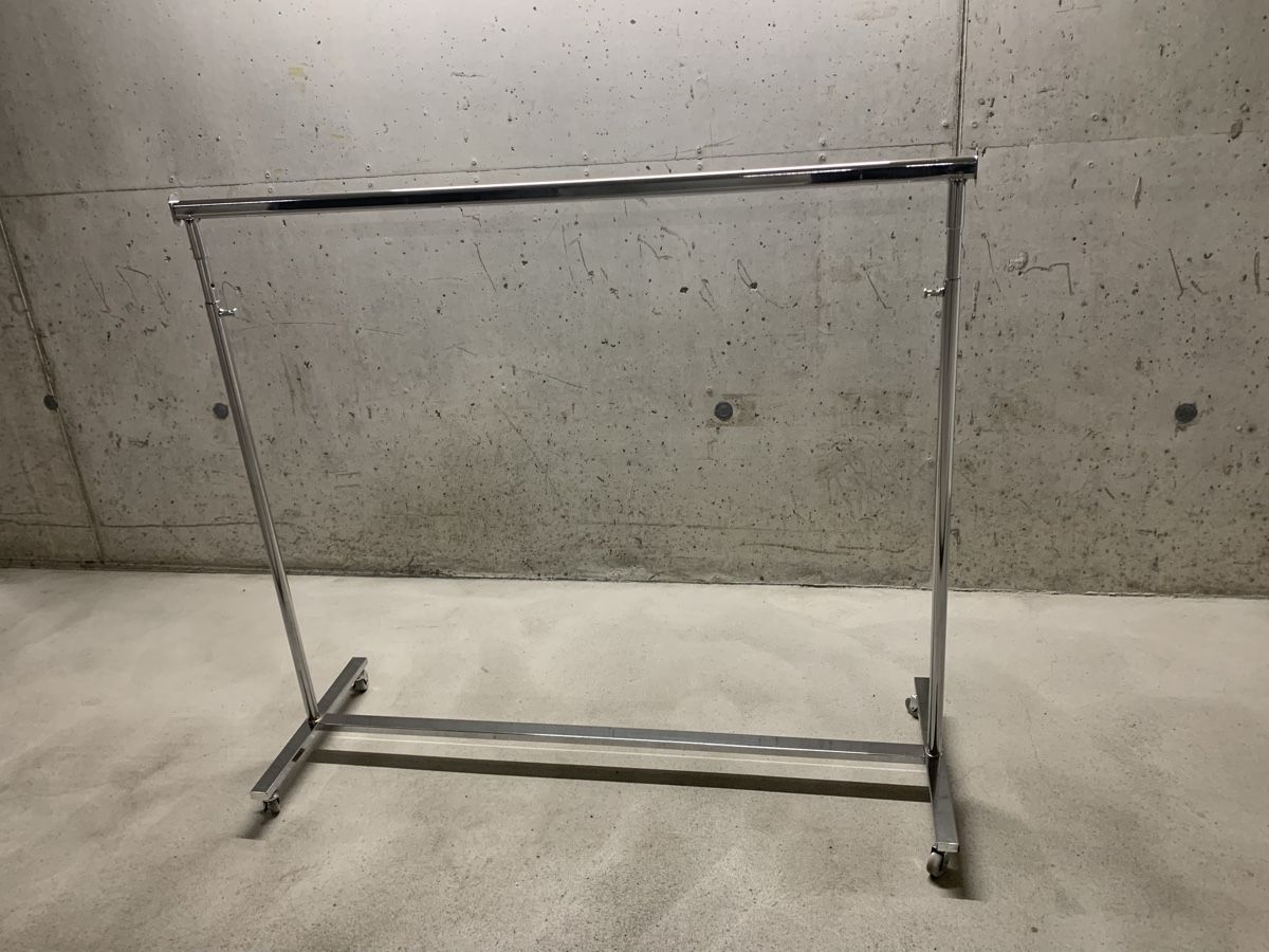 Altro in Decorazioni & Accessori: Kleiderständer Chrom ausziehbar  – Usato da Grüningen venduto da Matyi21