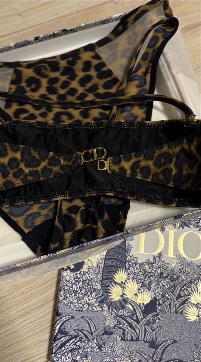 Dior Badekleider & Bikinis: Bikini Dior léopard – Gebraucht aus Lausanne von Mode_350 3