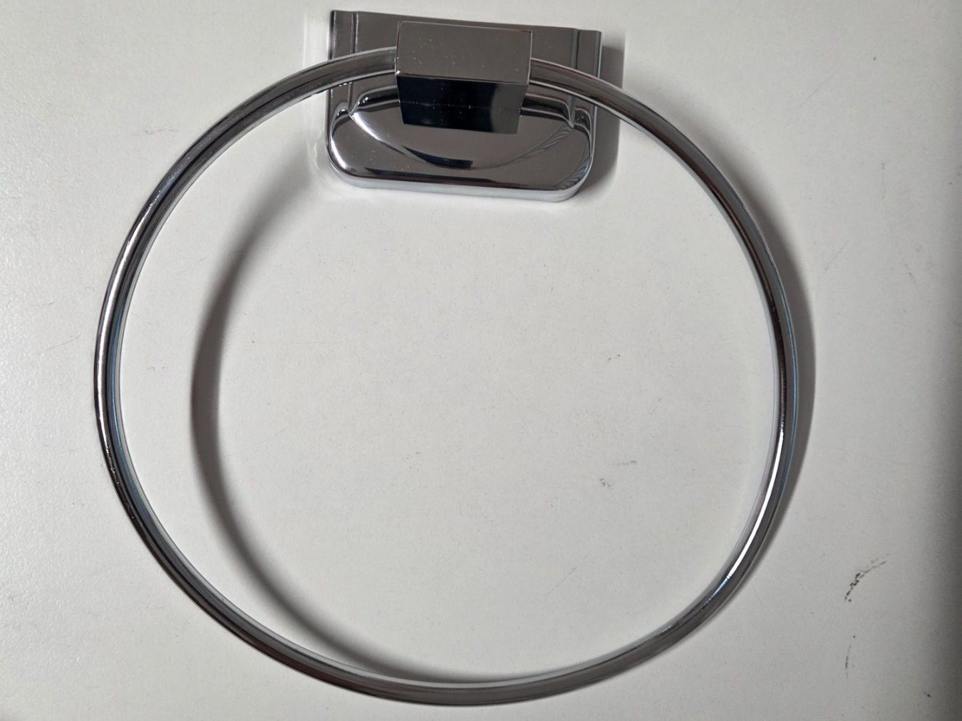 Portasciugamani: Handtuchring Chromt verkrümmt Handtuchhalter – Usato da Zürich venduto da eymen20