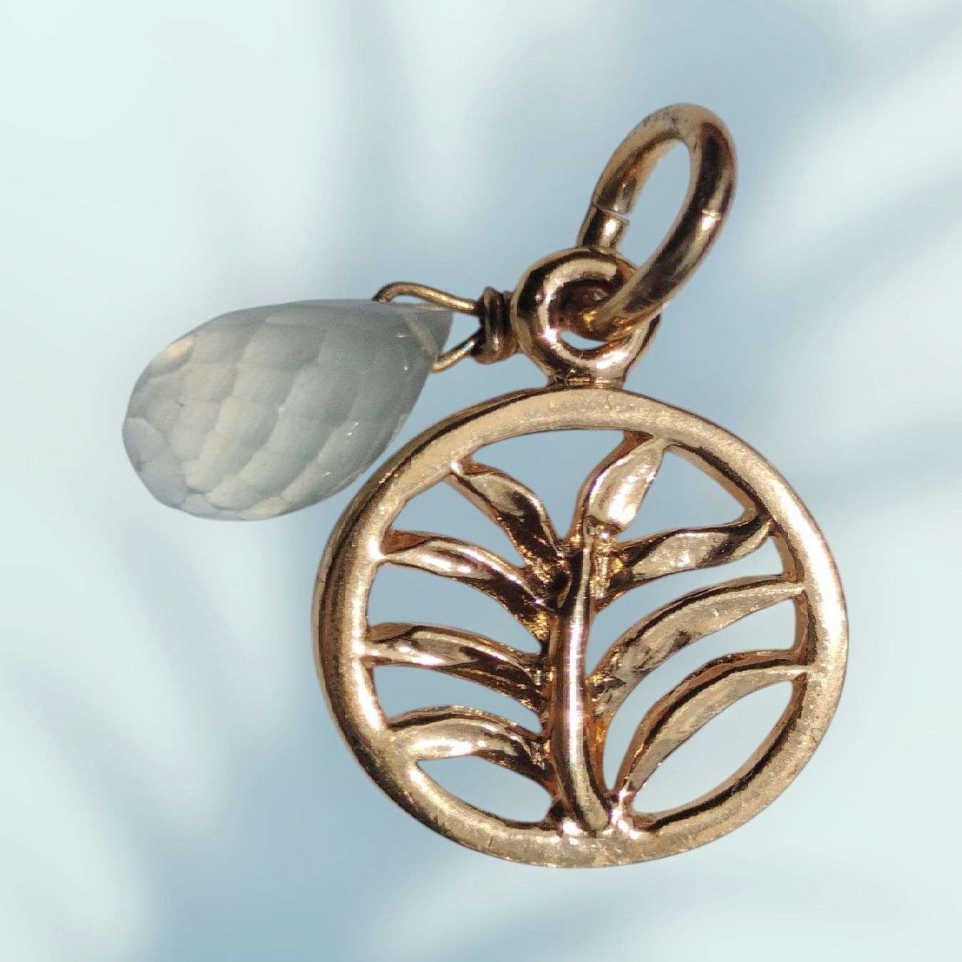 Ciondoli: Lebensbaum Kettenanhänger Gold mit hellblauen Chalcedony – Nuovo (secondo la descrizione) da Schwyz venduto da els_7cys