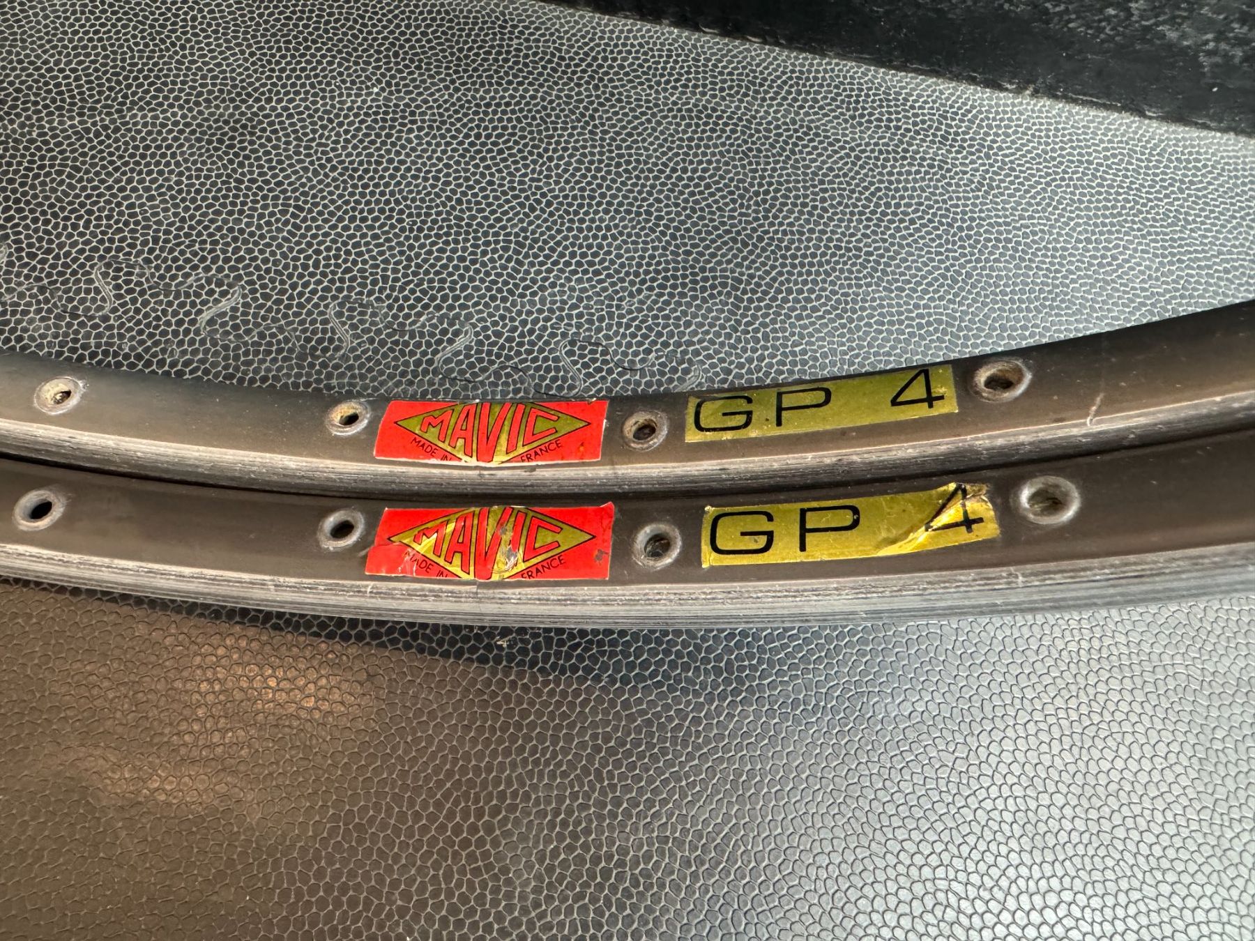 Mavic Pezzi di ricambio: 2x Collé Felge Mavic GP4 – Usato da Zürich venduto da Velofabrik01 1