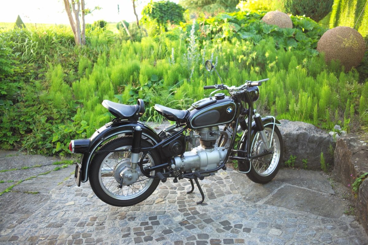 BMW Strada: BMW R27 Veteranen-Motorrad – Usato da Gossau SG venduto da VW-DeLuxe 3