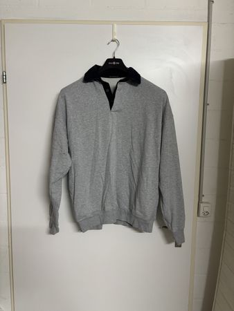 Pullover Grau mit Kragen Grösse L guter Zustand