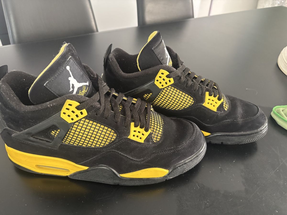 Jordan Scarpe da uomo: Nike Air Jordan 4  – Usato da Niederuzwil venduto da Amicio 2