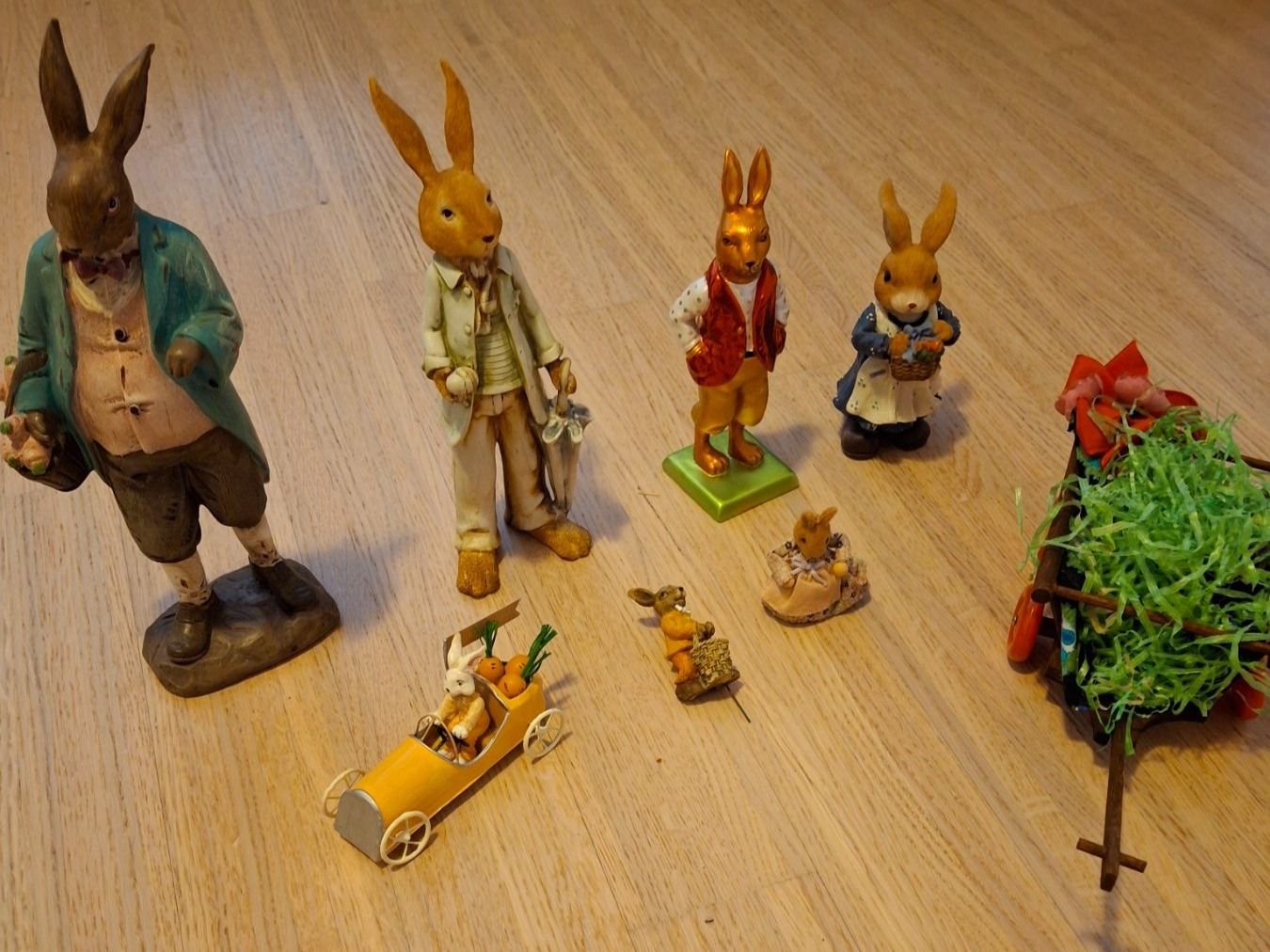 Figuren: 8 Osterhasen-Figuren aus Hartplastik – Gebraucht aus Dietikon von Hwengi 1