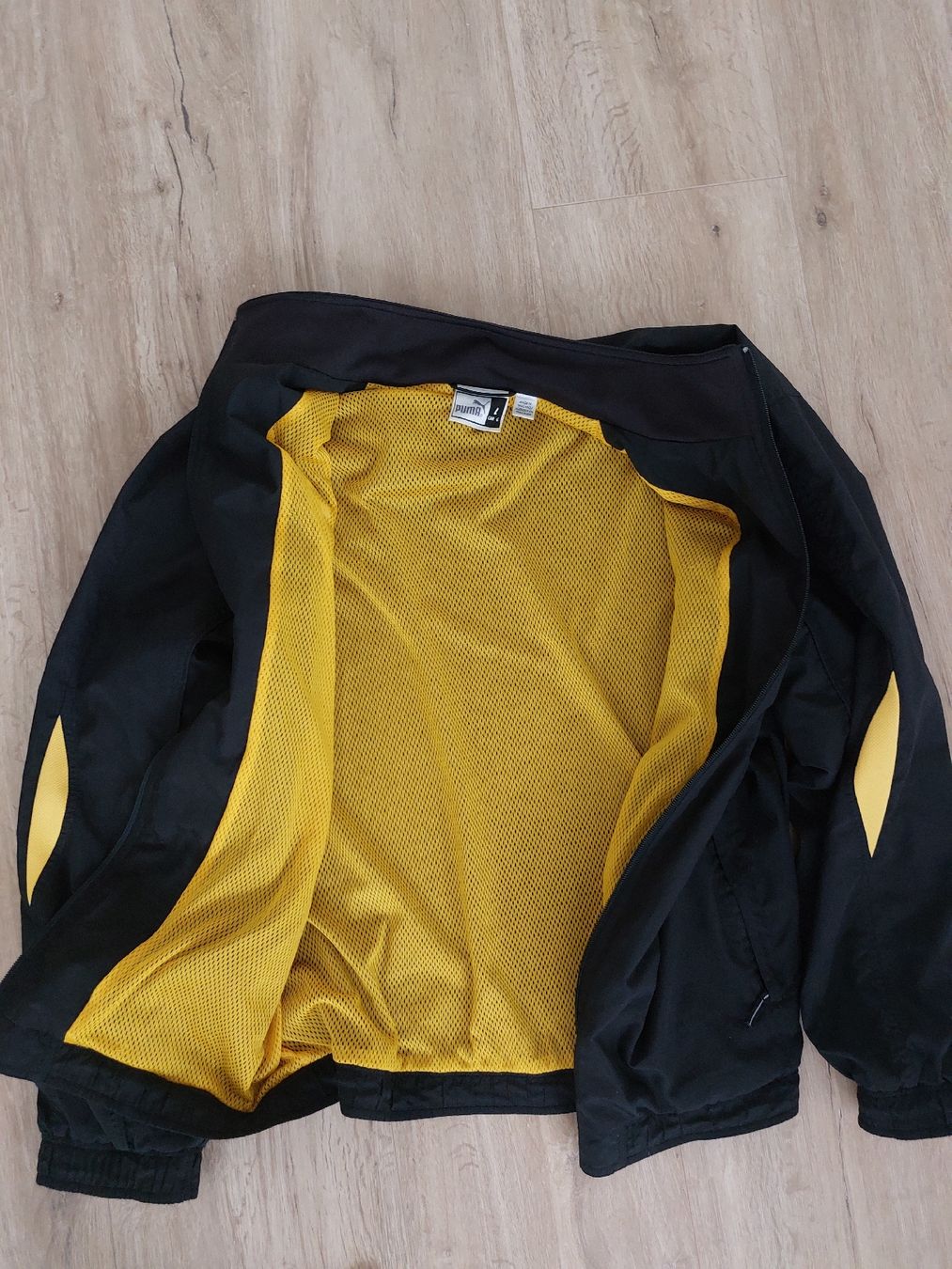 Puma Jacken: Puma King Track Jacket Black Yellow Size Large – Gebraucht aus Wettingen von BanaBoutique 3