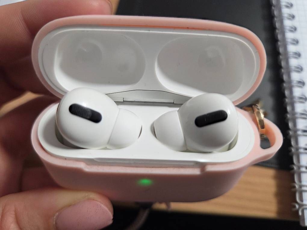 Cuffie: AirPods Gen 1 Pro – Usato da Buchs ZH venduto da niciibrownie