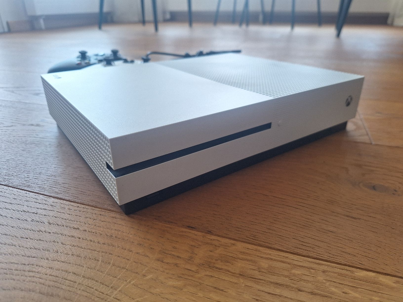 Microsoft Konsolen: Microsoft Xbox One S inkl. 2 Controller – Gebraucht aus Vaduz von Martin0292 1