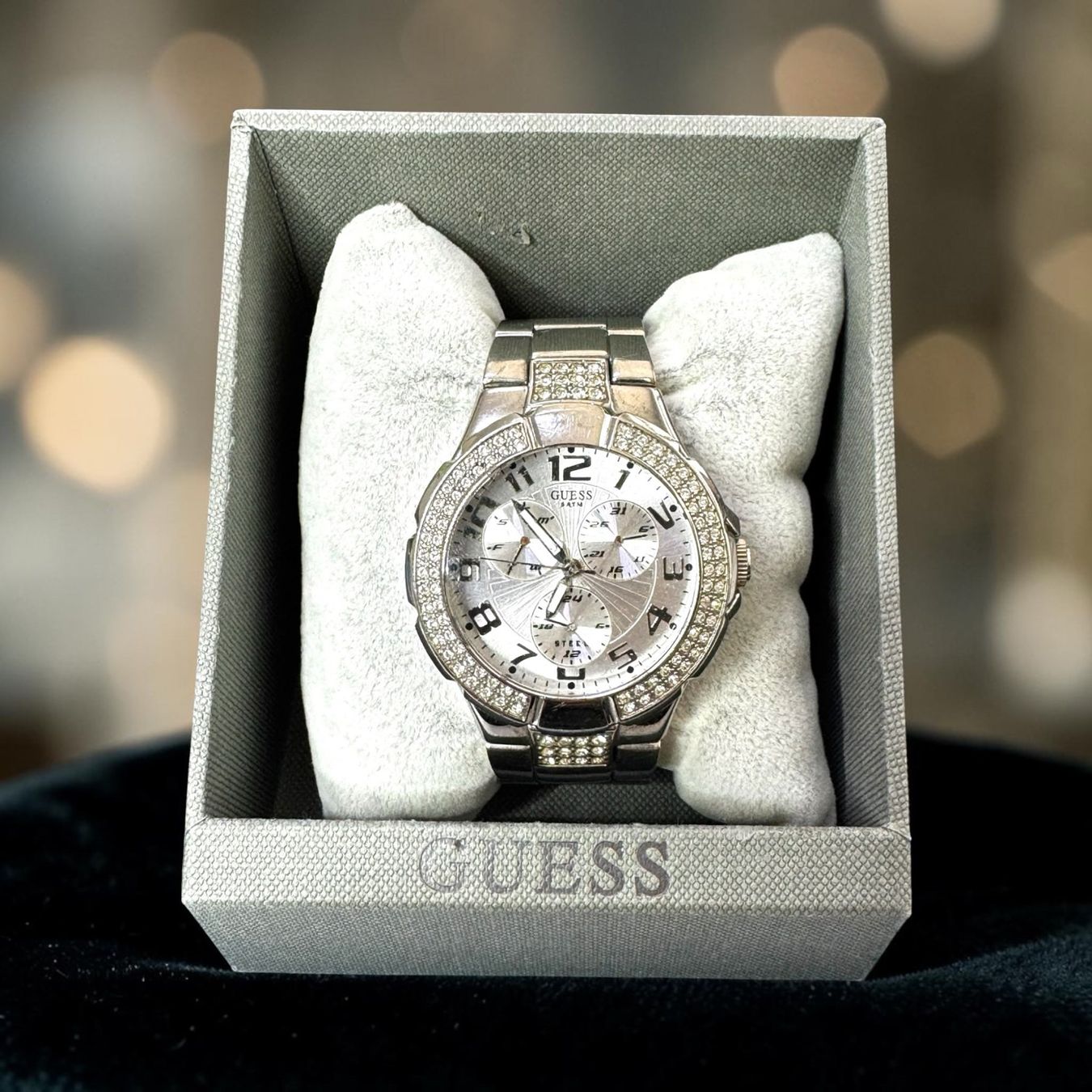 Guess Orologi: Guess Damenuhr mit Steinen – Usato da Basel venduto da mkz_859r