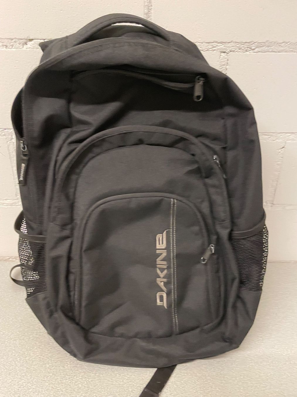 Rucksäcke: Dakine Rucksack schwarz – Gebraucht aus Rothrist von
