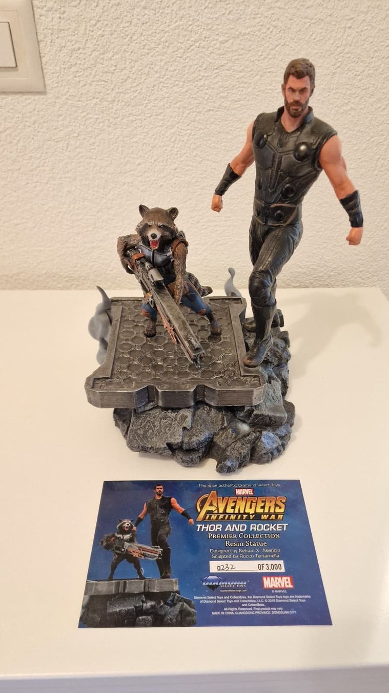 Statuette: Marvel Infinity War - Thor und Rocket - Mit OVP! – Usato da Rümlang venduto da VictorGM