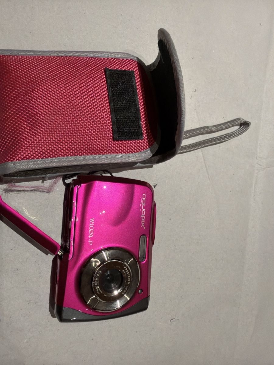 Fotocamera: Pinke Aquapix Digitalkamera mit Tasche – Usato da Rorbas venduto da Manues