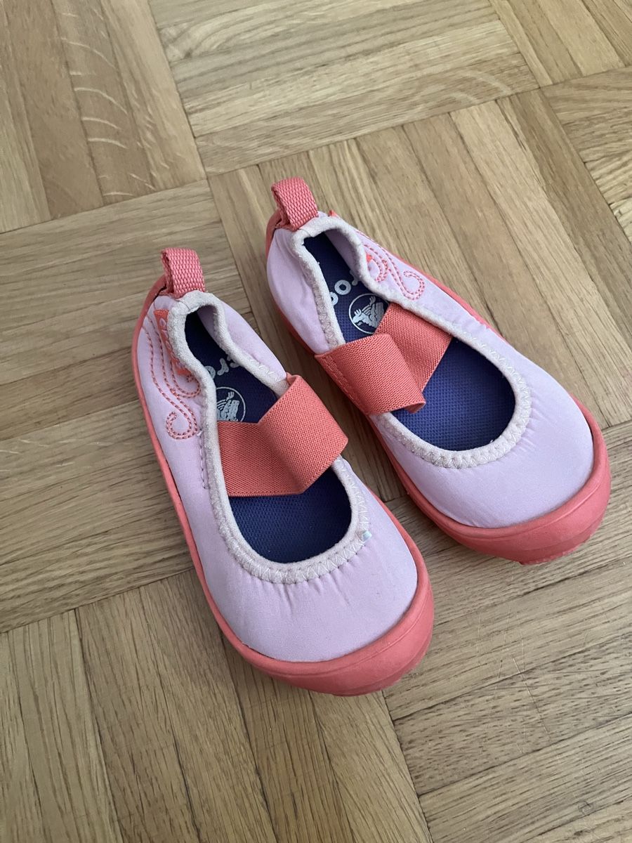 Crocs Chaussures filles: Crocs size 23/24 – D'occasion à Bellevue par utilisatratice 1