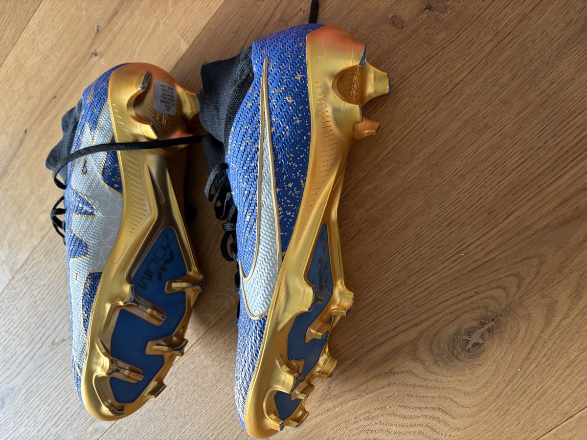 Nike Herrenschuhe: Fussballschuh – Neu (gemäss Beschreibung) aus Wünnewil von mic_vyg5 2