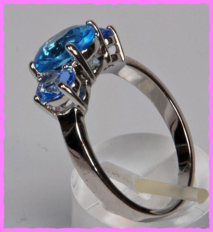 Anelli: Bezaubernder Ring mit Zirkonia – Nuovo e nell'imballaggio originale da Oberglatt ZH venduto da Diamond-Girl 2