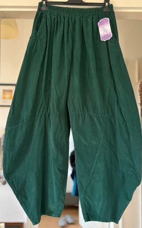 PANTALONS EN FIN VELOURS! M NOUVEAUTÉ 2026/27
