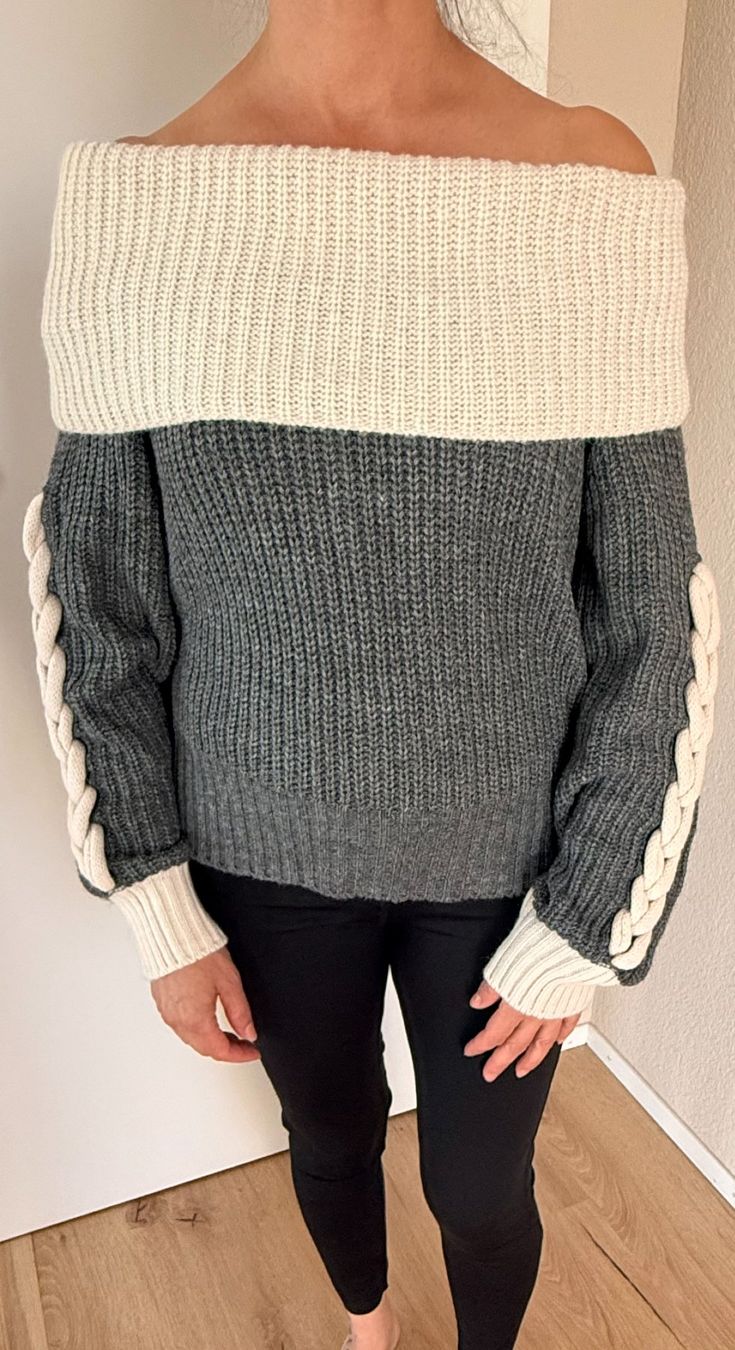 Pullover & Sweatshirts: RINASCIMENTO Statement-Pullover – Anthrazit/Creme – Gebraucht aus Dällikon von SimaCH 2